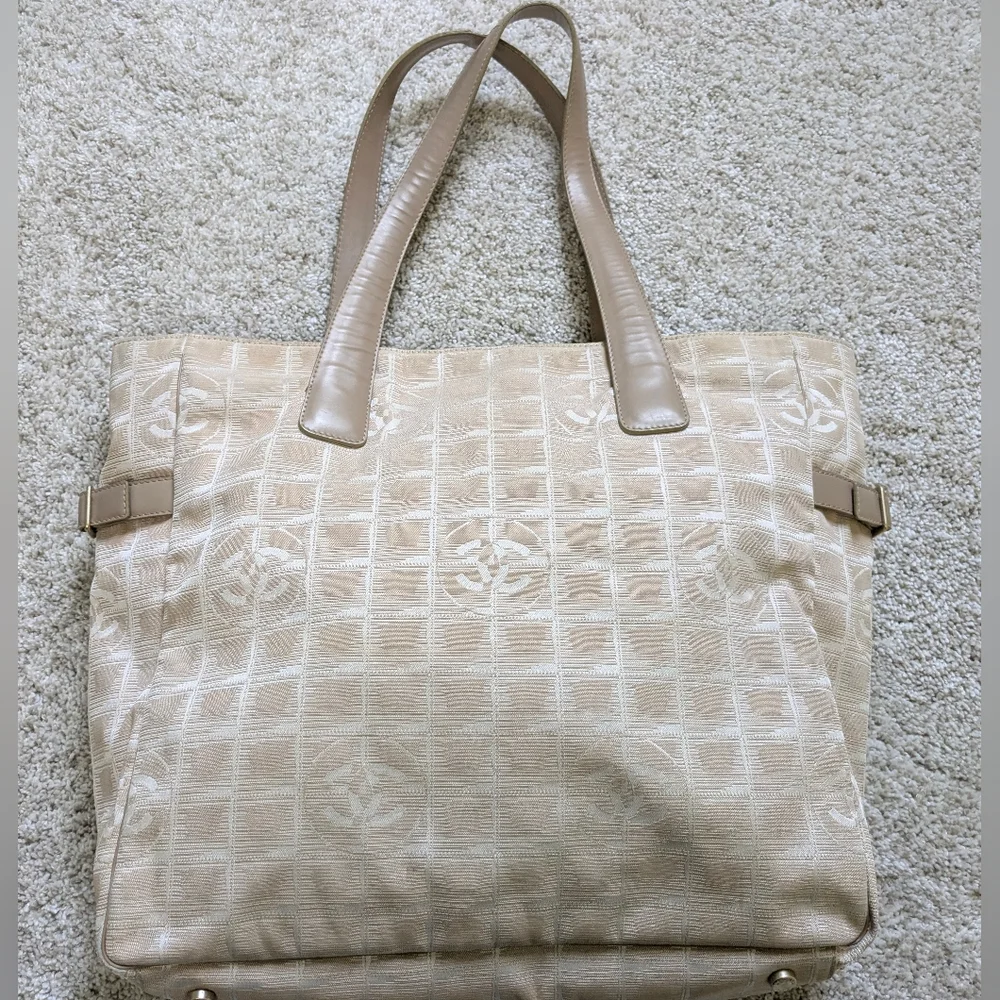 Chanel Travel Ligne Tote Medium Authenticated